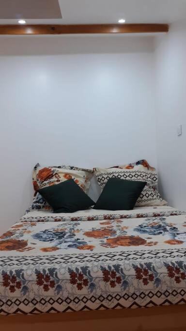 La Joie Dans Quartier Chic Apartment