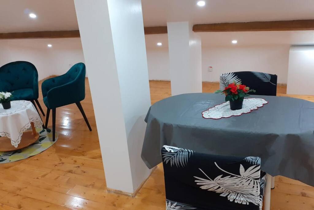 La Joie Dans Quartier Chic Apartment *